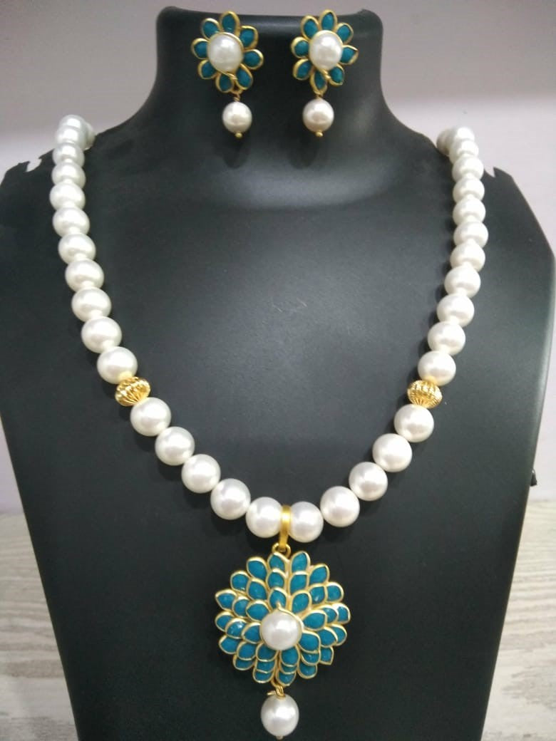 Green pearl hot sale necklace set